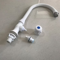 Robinet en plastique PP anti-corrosion en gros de Chine pour usage hôtelier, design moderne, pour évier de cuisine avec support