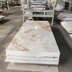 Pannelli Murali in PVC Impermeabili Effetto Marmo Popolari, Utilizzati Come Materiali Decorativi per le Pareti del Soggiorno - Product Image 1