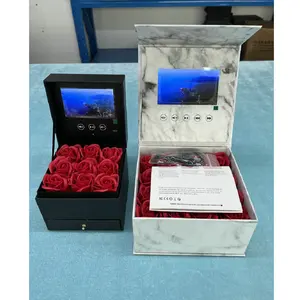 Anne günü hediye Lcd çiçek kutuları ile 9 16 güller çiçek takı ambalaj Lcd Video hediye kutusu ile 5 inç 4.3 inç Video oynatıcı