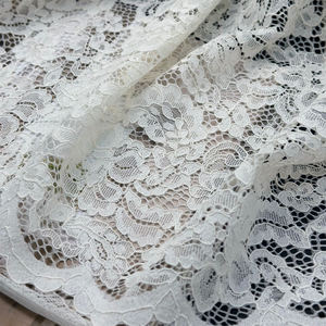 YY Kain Renda Putih Berkualitas Tinggi 60% Katun 40% Nilon dengan Motif Bunga untuk Pakaian Wanita & Gaun Pesta - Product Image 1