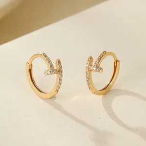 Boucles d'oreilles Huggie en argent sterling 925 en forme de clou avec zircon pavé, bijoux minimalistes délicats - Product Image 6