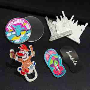 Ouvre-bouteille portable en métal personnalisé, autocollant pour réfrigérateur, vente en gros personnalisée - Product Image 1