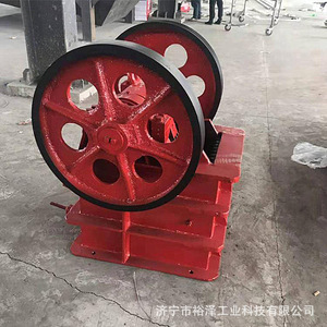 เครื่องบดกรามสำหรับงานเหมือง บดหินกรวดแม่น้ำ พร้อมมอเตอร์ AC สีเหลือง อายุการใช้งานยาวนาน ค่าบำรุงรักษาต่ำ ประหยัดพลังงาน - Product Image 5