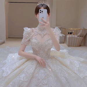 Robe de mariée blanche 2022 nouvelle mariée maître robe de mariée Texture de haute qualité été <span class=keywords><strong>français</strong></span> rétro robe légère grande taille queue - Product Image 2