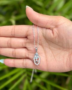 Colgante de gota clásico de plata de ley Sky Bloom con motivo floral aguamarina/Topacio azul-Regalo de fiesta y boda - Product Image 2