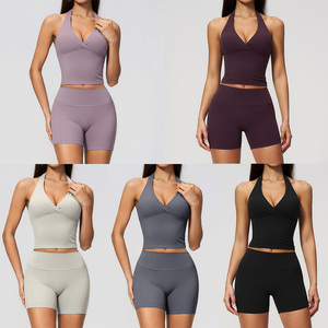 Ensemble de yoga personnalisé pour femme avec logo, débardeur sans coutures à col halter en V et short, séchage rapide, sans traces gênantes pour <span class=keywords><strong>l</strong></span>'entraînement - Product Image 3