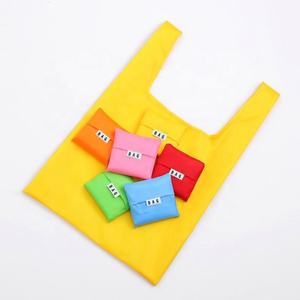 Bolsa de Compras Plegable Reciclable con Logotipo Personalizado al por Mayor, Estilo Camiseta de Poliéster Barata con Patrón de Letras - Product Image 4