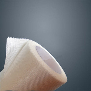 Ruban dentelé et ruban de soie de qualité supérieure : respirant, hypoallergénique, facile à déchirer, bonne adhérence, et adapté pour l'emballage. - Product Image 1