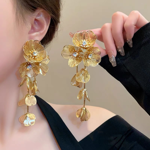Fashion Exaggerated Party Wedding Gold Colored Metal Flower Petal Diamond <strong>Earring</strong> Luxury Women Leaves Tassel <strong>Earring</strong> - Product Image 3