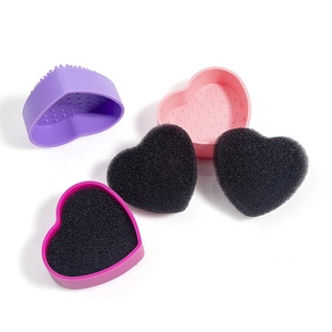 Venta caliente portátil en forma de corazón de la caja de la secadora de silicona Etiqueta Privada maquillaje cepillo limpiador - Product Image 6