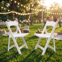 Chaise de loisirs pliante portable en plastique avec coussin rembourré blanc, chaise de mariage pliable pour hôtel et salle de réception