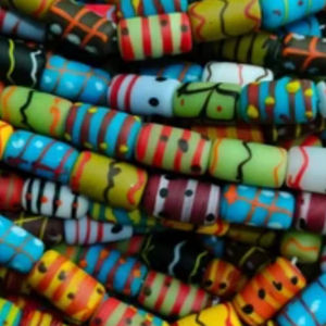 สีบริสุทธิ์ลูกปัดแก้วหลวมลูกปัดกลมหลากสีสำหรับทำเครื่องประดับ DIY ทำสร้อยคอขายส่งสีสันและเดี่ยว - Product Image 1