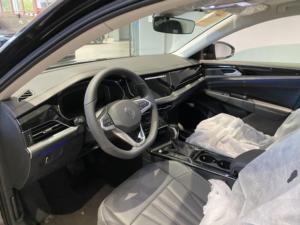 Auto Usado Más Económico <span class=keywords><strong>VOLKSWAGEN</strong></span> <span class=keywords><strong>Passat</strong></span> Pro 2023 380TSI Versión Longteng Nuevo Euro VI R18 Cuero Izquierda Aleación de Aluminio Tracción Delantera - Product Image 4