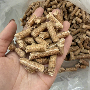 Natural Pine Wood <b>Cat</b> <b>Litter</b> With Pine Wood Charcoal Deodorization Low Dust Flushable Highly Absorbent Wood Pellets - Product Image 2