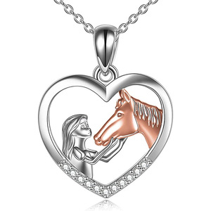 Ciondolo a forma di cuore in argento con cavallo e ragazza, placcato in oro rosa con accenti di diamanti, regalo romantico per donna - Product Image 1