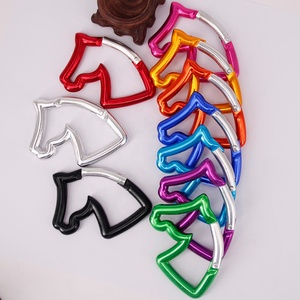 Porte-clés <span class=keywords><strong>mousqueton</strong></span> en aluminium personnalisé en forme de cheval avec logo, clip à ressort pour événements équestres et cadeaux promotionnels - Product Image 4