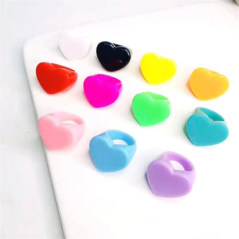 Anillos de resina con forma de corazón para mujeres y niñas, anillos de nudillo acrílicos con forma de corazón de amor, Color caramelo, venta al por mayor