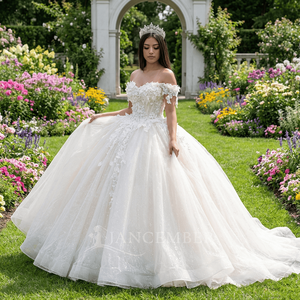 Robe de mariée moderne Wx106, coupe princesse, dos nu, décolleté cœur, style chapelle, élégante et romantique, coupe ajustée, haut de gamme, style palais, simple et raffinée. - Product Image 1