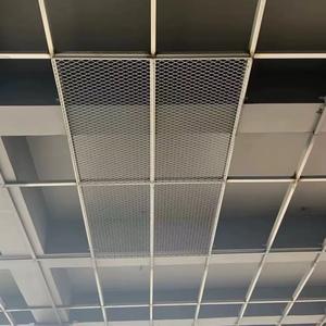 Pannello di recinzione modulare in lamiera stirata, facile da montare per recinzioni temporanee di cantieri edili - Product Image 5