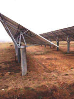 Support de montage de panneau solaire en acier galvanisé à chaud à poteau unique avec résistance au vent de 56 m/s et résistance à la neige de 2,4 kN/m pour utilisation hors réseau