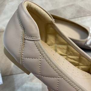 Ballerines plates matelassées croisées en cuir d'agneau pour femmes, grandes tailles, mocassins décontractés pour dames, chaussures de soirée pour filles, personnalisation du logo - Product Image 4