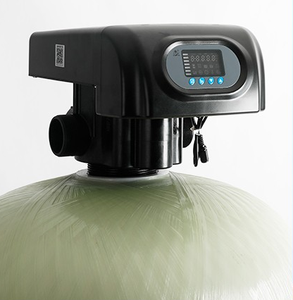 Vanne multiport adoucisseur d'eau Runxin F74A en gros, tête de commande pour adoucisseur d'eau 10 tonnes pour réservoir FRP - Product Image 1