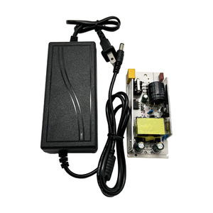 Adaptador de Corriente de 12 V 12V5A Enchufes para Reino Unido/EE. UU./UE/Australia Adaptadores de Corriente con Pantalla LED de Monitoreo Fuente de Alimentación Conmutada - Product Image 3