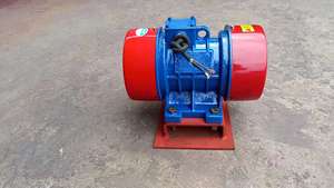 Motor Getar Dinding Gudang Horizontal AC dengan Alas - Product Image 2