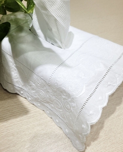 Cubierta y Soporte para Caja de Pañuelos con Bordado Floral Estilo Vintage, Borde Festoneado, Blanco, 100% Ecológico, Hecho a Mano, Decoración para Hogar y Hotel - Product Image 6