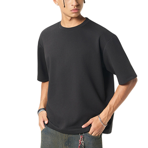 T-shirt Homme Oversize Boxy à Épaules Tombantes en Coton 230 GSM avec <span class=keywords><strong>LOGO</strong></span> Personnalisé, Respirant, Frais, Séchage Rapide, Idéal pour la Course et la Gym - Product Image 4