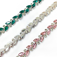 Vente en gros de coupe en rouleau de cristal avec base en or et en argent, chaîne en strass Pointback pour accessoires vestimentaires, caractéristique extensible