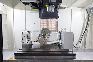 Centro de Mecanizado CNC de 5 Ejes WEIFU WF-380, Control FANUC, Servicio Mediano, Alta Precisión, Husillo BT40 de 10000 rpm, 24 Herramientas, 500 mm Z - Product Image 3