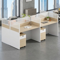 Poste de travail en îlot de bureau, bureau informatique moderne en bois, station de travail avec cloison pour employés, ensemble de mobilier de direction
