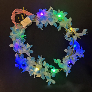 Ghirlanda da <span class=keywords><strong>donna</strong></span> colorata cerchio floreale fascia per capelli con anello per la testa fiore per <span class=keywords><strong>festa</strong></span> di Natale viaggio <span class=keywords><strong>festa</strong></span> di laurea feste di primavera - Product Image 4