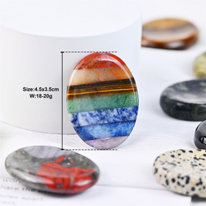 Pierre d'inquiétude en cristal naturel Pierre de guérison Énergie de massage du pouce Sept chakras Pierre d'oubli de quartz - Product Image 4