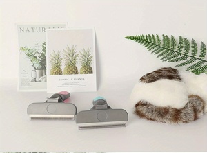 Un peigne à double usage Ustensiles de toilettage Peigne d'épilation pour animaux de compagnie Float Hair Removal Slicker Brush Pet Sharding Tool - Product Image 6