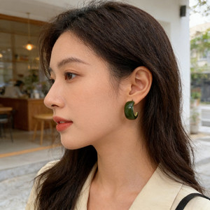Vintage Oil Dripping Green and Red C-shaped Earrings for Women Temperament Hoop Earring Accessories - Product Image 4