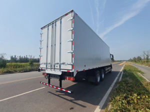 Camion utilitaire Sinotruck Howo <span class=keywords><strong>64</strong></span> à benne basculante, neuf, 2025, moteur diesel 400 ch, conduite à gauche, couple élevé, <span class=keywords><strong>transport</strong></span> de matériaux de construction - Product Image 2