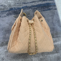 Sac à bandoulière beige pour femme, aspect daim doux, détail chaîne, grande capacité, sac à main décontracté à porter en bandoulière