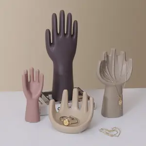 현대 세라믹 공예 북유럽 세라믹 크리 에이 티브 인간의 손 보석 선반 룸 거실 curio 캐비닛 부드러운 장식