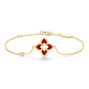 Bracciale Portafortuna Quadrifoglio in Argento Placcato Oro 18K con Agata Rossa e Zirconi Cubici, Regalo per Lei - Product Image 2