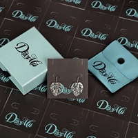 Cartes de présentation de bijoux en papier écologiques personnalisées de la marque USM, impression personnalisée du logo, emballage en sachet OPP, design personnalisé