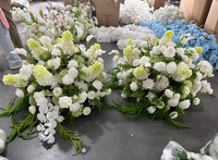 Arrangement floral de mariage haut de gamme blanc et vert, boule de fleurs d'hortensia vert, centre de table blanc en lys calla pour décoration