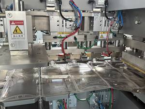 Máquina de sellado de llenado de formación <span class=keywords><strong>IV</strong></span> para bolsa blanda de infusión <span class=keywords><strong>IV</strong></span>/fábrica de producción de solución salina <span class=keywords><strong>IV</strong></span> normal inyectable aséptica - Product Image 4