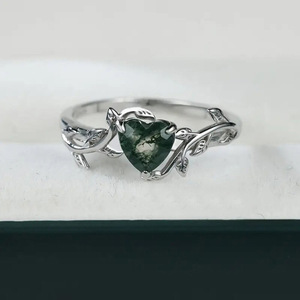 Anello con Design a Cuore e Ramo d'Albero, Stile Naturale per Donne - Product Image 2