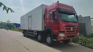 Camion de transport frigorifique HOWO à quatre essieux, Euro 5, manuel, diesel, ultra-longue portée, neuf - Product Image 3