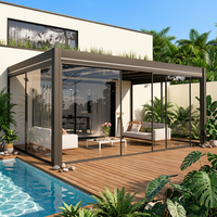 Pergola bioclimatique extérieure en aluminium thermolaqué, toit à lames motorisé, système d'ombrage télécommandé, étanche, pour un design moderne