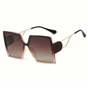 Vente en gros de lunettes de soleil tendance vintage pour femmes, grandes montures, UV400, lunettes carrées pour femmes, 2021 - Product Image 4