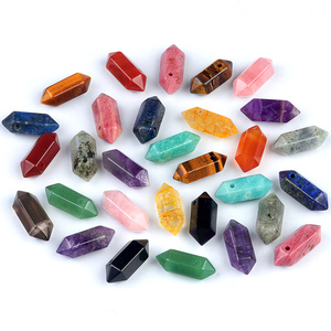 Varita de <span class=keywords><strong>prisma</strong></span> <span class=keywords><strong>Hexagonal</strong></span> de doble terminación de cristal de piedras preciosas mixtas de punto de piedra de tamaño pequeño Natural con agujero para colgante de collar - Product Image 6