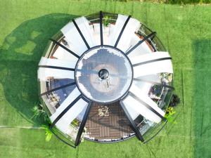 บ้านโดมโพลีคาร์บอเนตกันน้ำและกันเสียงสำหรับชมดาว ขนาด 360 x 251 ซม. ประกอบง่าย ป้องกันฝ้าตามธรรมชาติ - Product Image 1